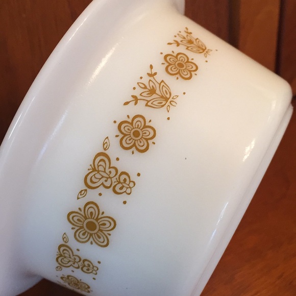 Vintage Pyrex Milk Glass Gold Butterfly Butter Tub - Picture 5 of 5